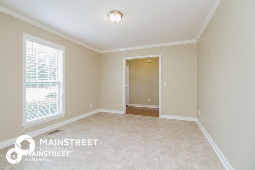 Building Photo - 2800 Sutherland Dr
