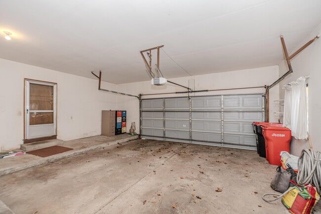 Building Photo - 22745 Wrexford Dr