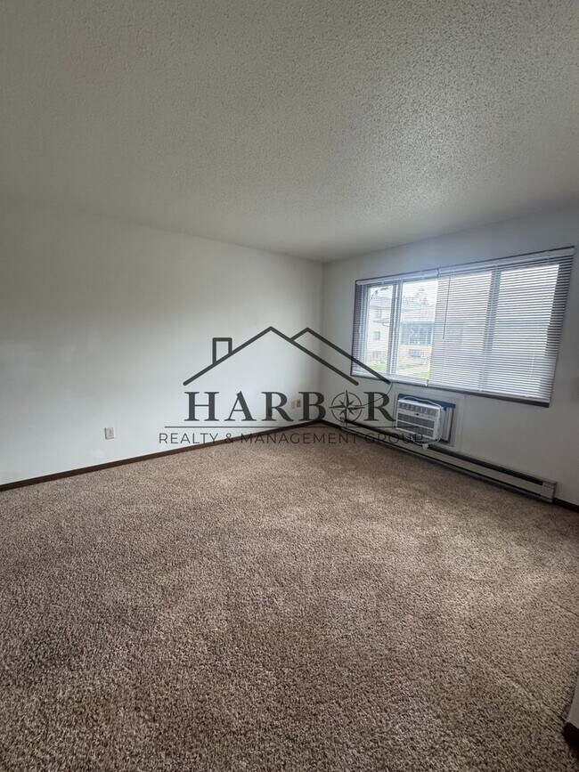 Building Photo - 1 Bedroom 1 Bath - SPECIAL: First Month Free!