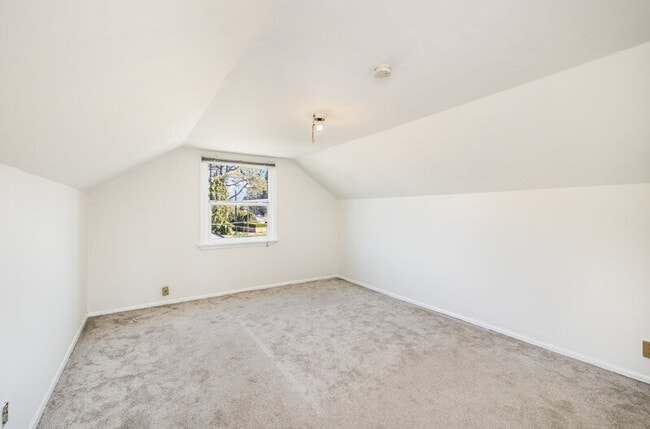 Building Photo - 9125 5th Ave NE