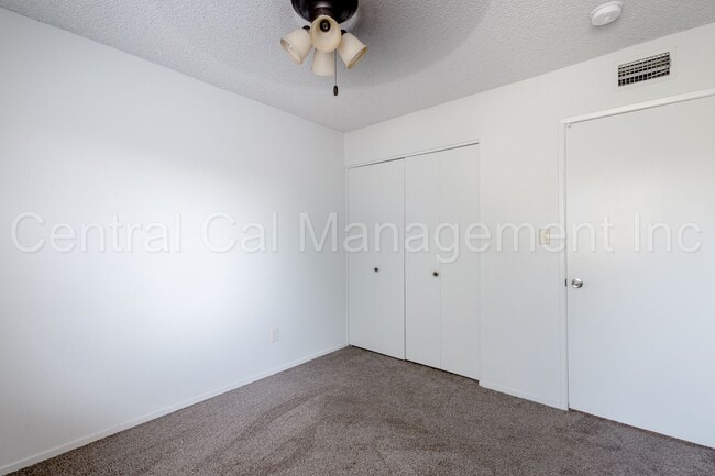 Building Photo - 3333 El Encanto Ct