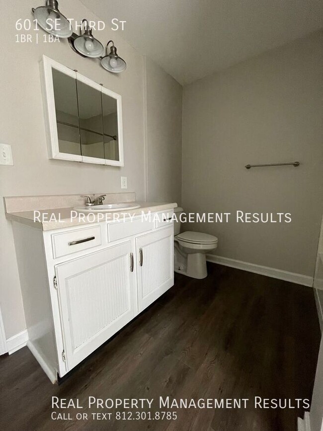 Building Photo - Welcome to our 1 bedroom 1 bath apartment ...