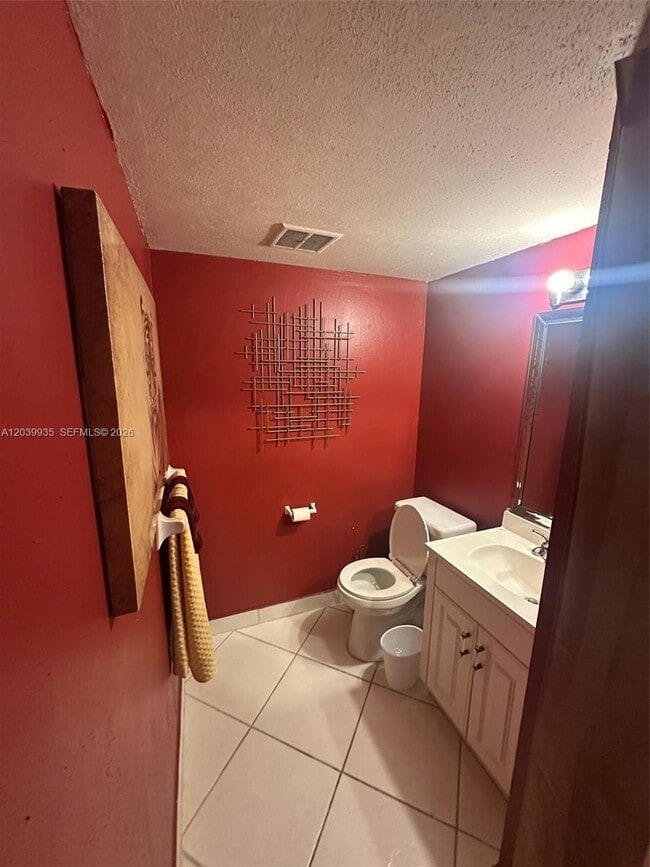 Building Photo - 4158 Inverrary Dr