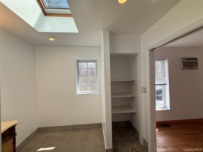 Building Photo - 14 Arbutus Trail
