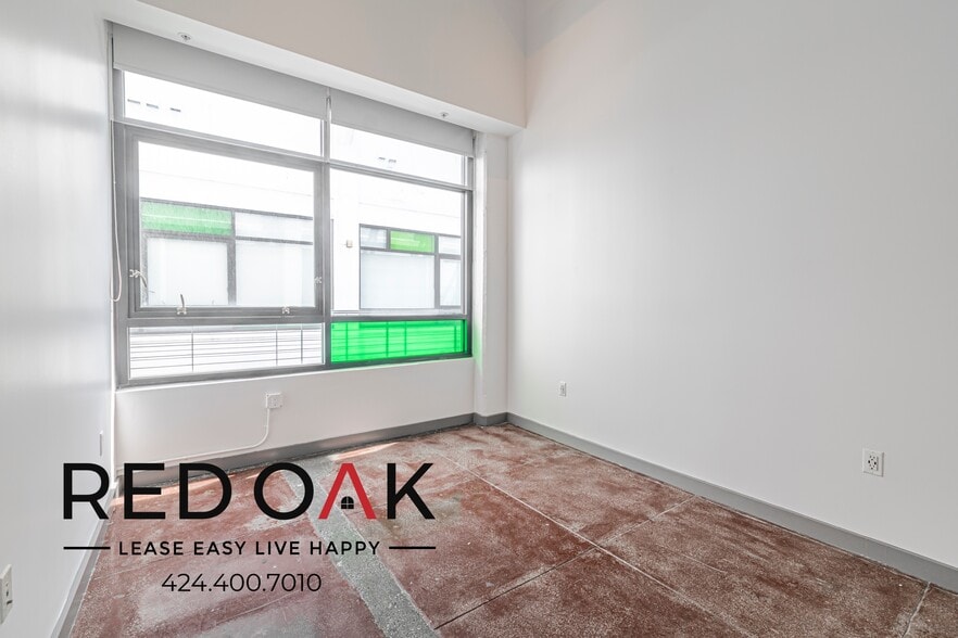 Building Photo - 430 S Broadway