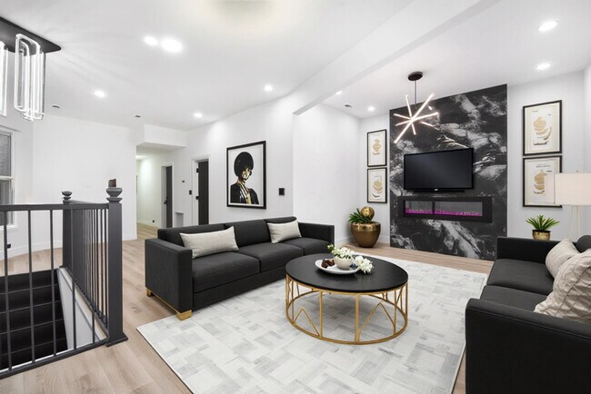 Building Photo - 6430 S Eberhart Ave