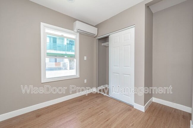 Building Photo - 1510 N Durant St