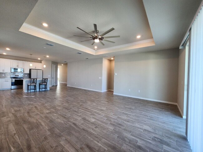 Building Photo - Gorgeous 3-Bedroom, 2-Bathroom Home in Cle...