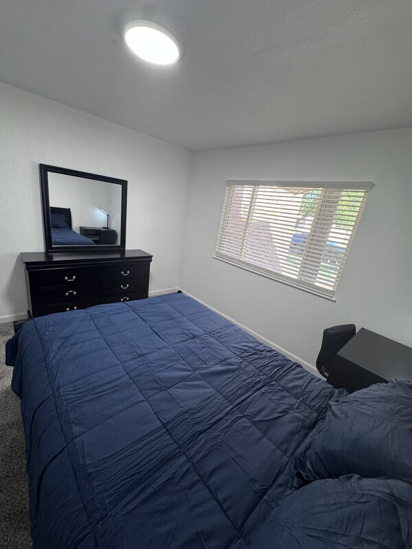 Building Photo - 2445 Town Cir