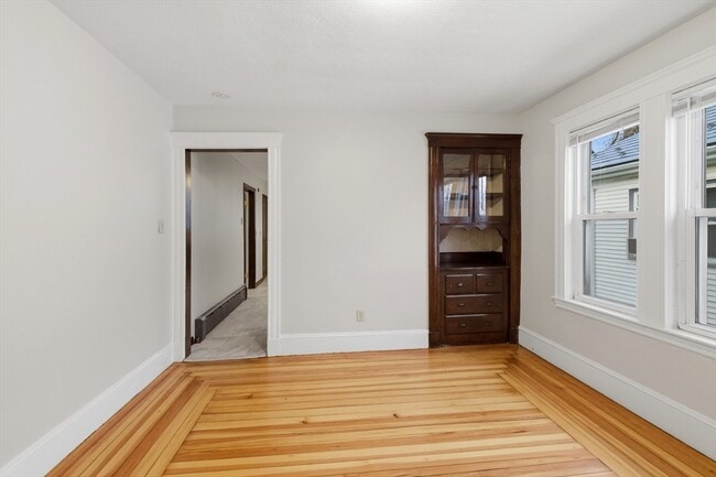 Building Photo - 54 Thomas St