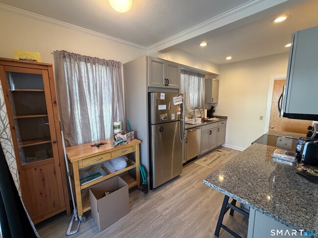 Building Photo - 322 Clark Ave