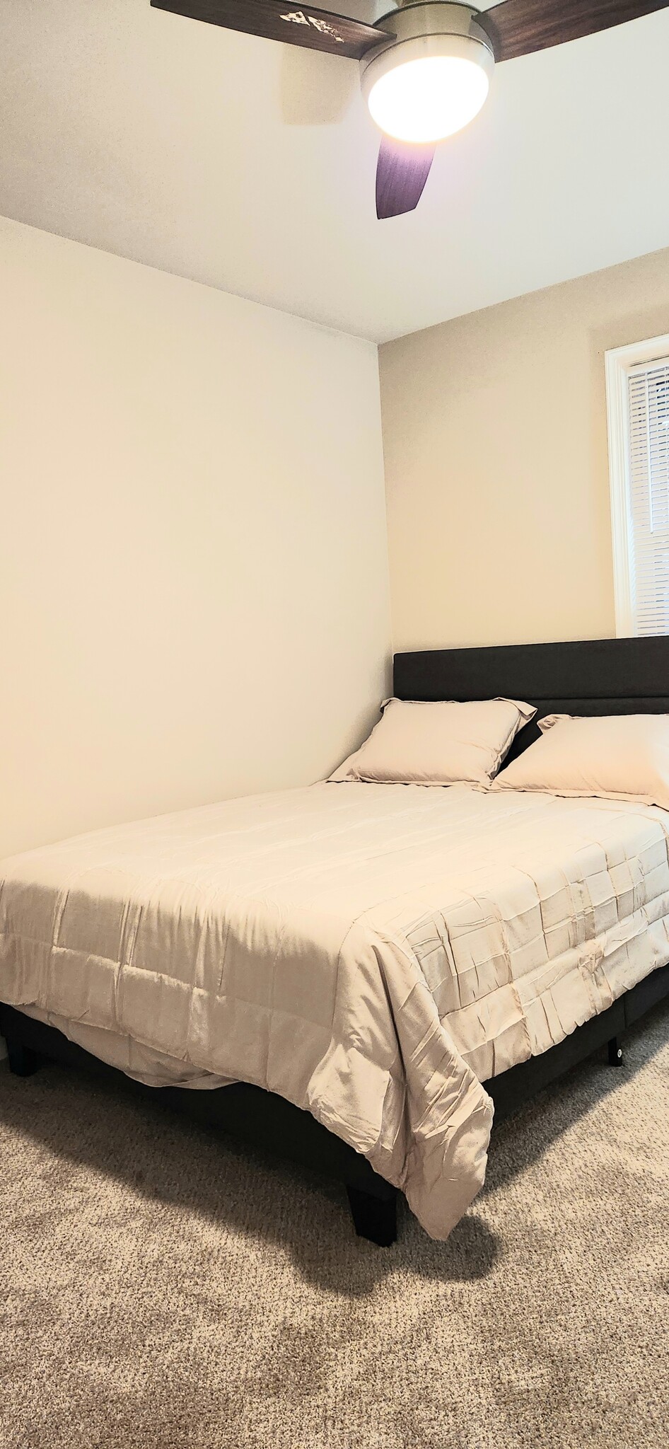 Building Photo - 948 White Oak Dr