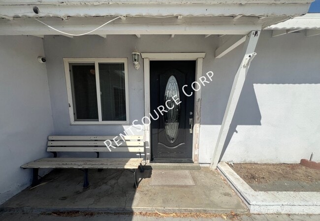 Building Photo - 1200 Kelly Dr