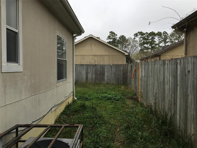Building Photo - 11811 Greensbrook Forest Dr