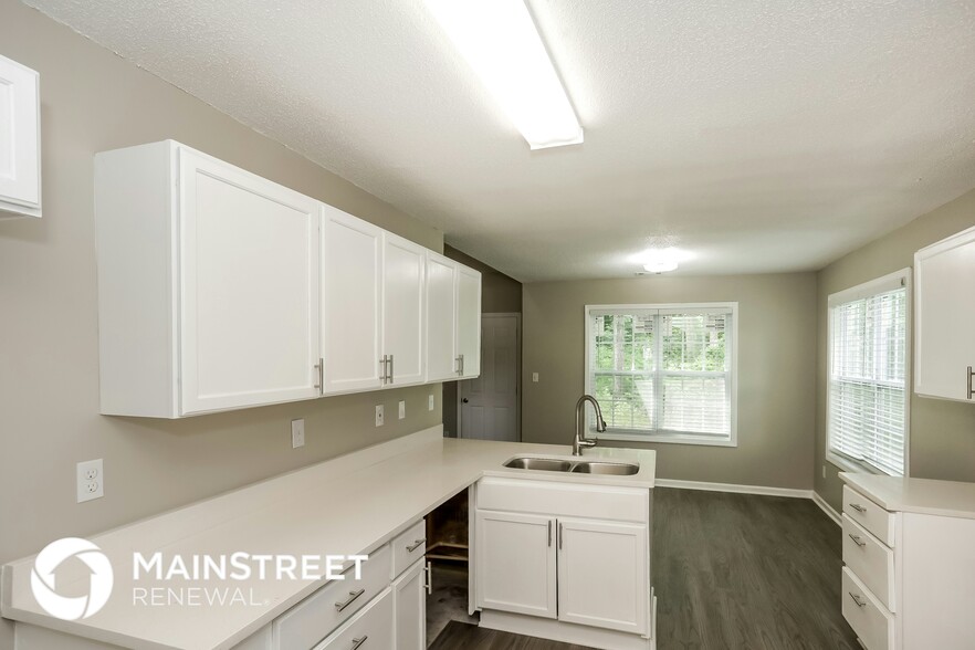 Building Photo - 4249 Gracewood Park Dr