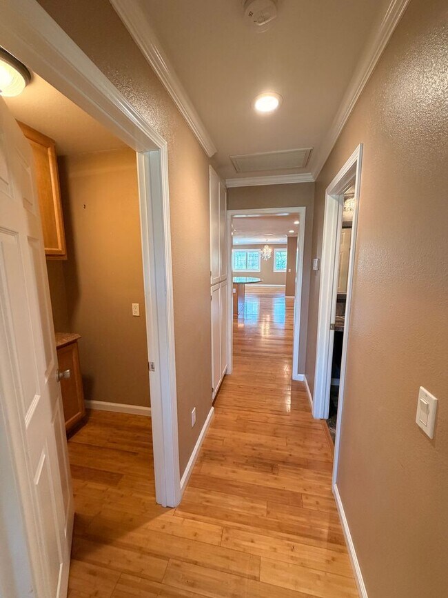 Building Photo - Unbelievable 4 Bed, 4 Bath House For Rent In Buena Park-Must See To Appreciate!