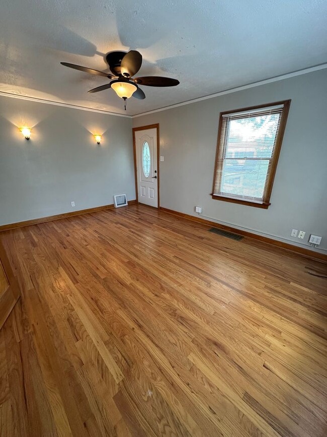 Building Photo - MOVE-IN SPECIAL! $200 OFF 1ST MONTH’S RENT WITH LEASE ON/BEFORE AUG 1ST!