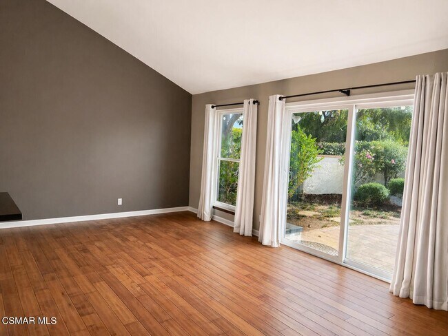 Building Photo - 3271 Rosehill Cir