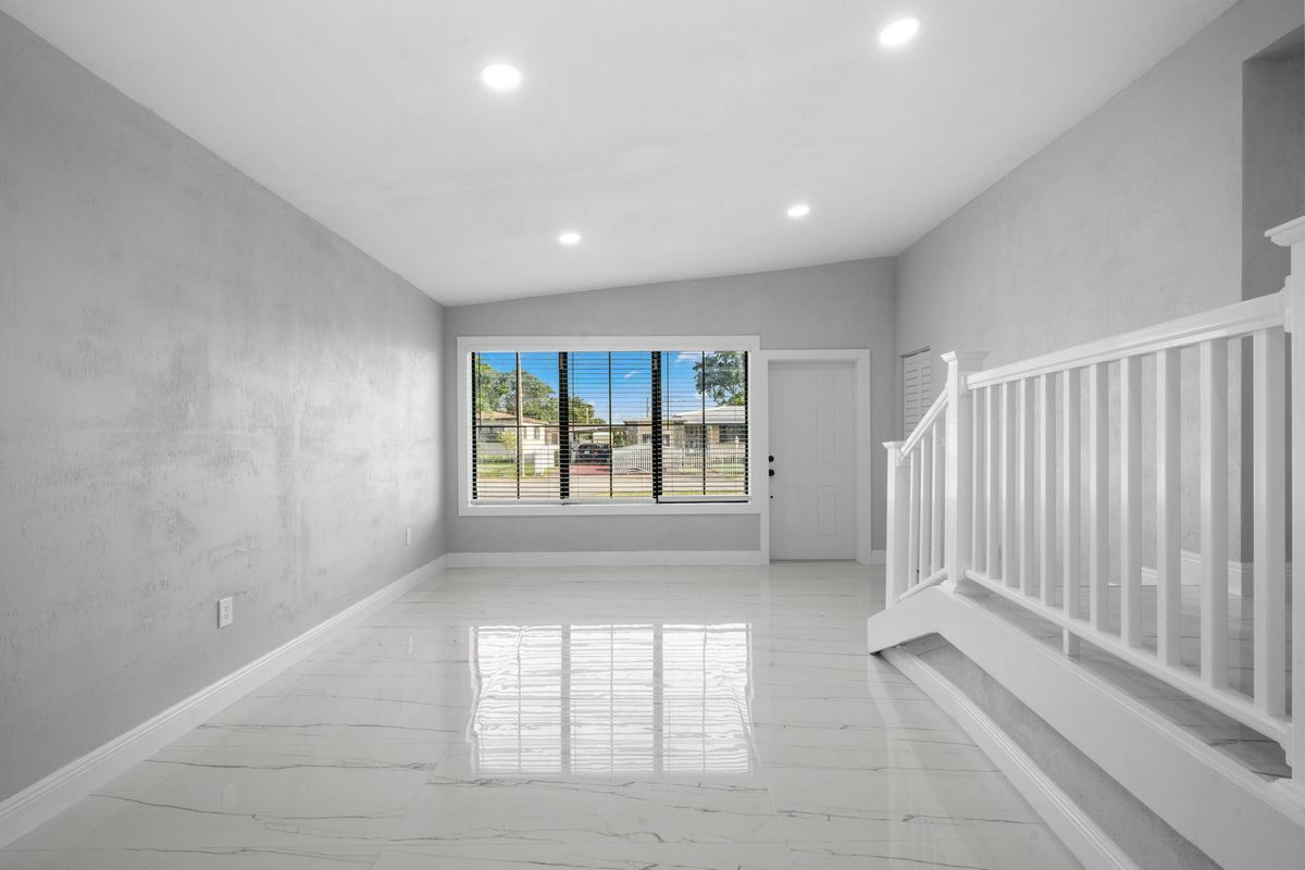 Building Photo - 1300 NW 90th St