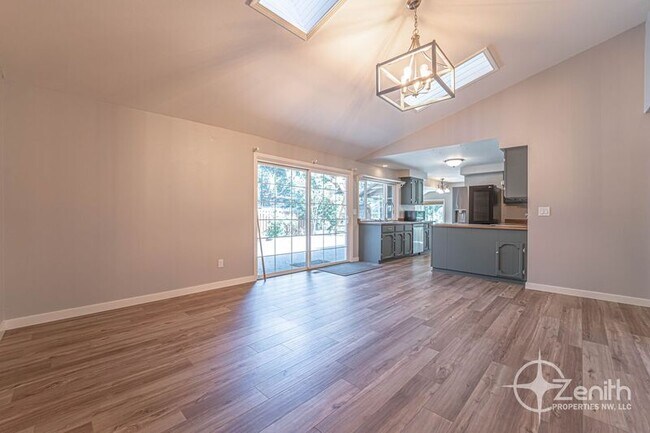 Building Photo - 1701 SE 123rd Ave