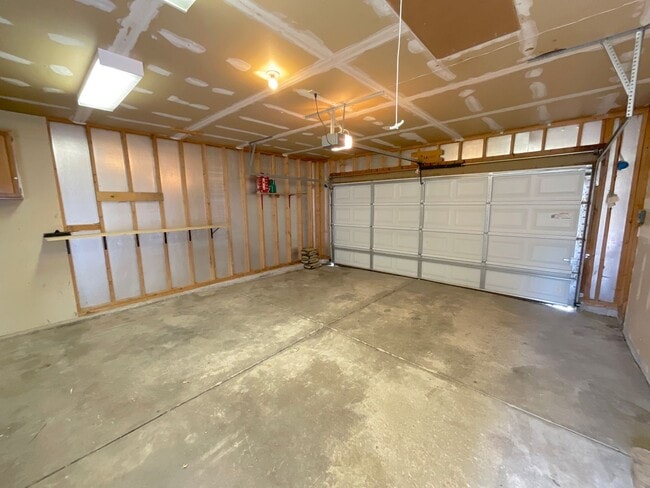 Building Photo - 3 Bedroom Home Available Near Briargate Bl...