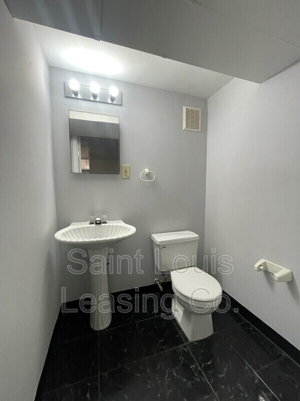 Building Photo - 8356 Elmore Ave