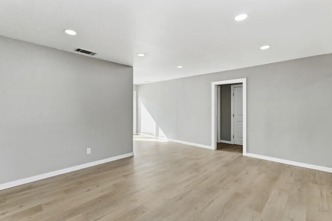 Building Photo - 1704 Nogales St