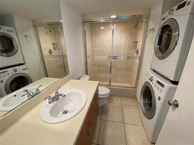 Building Photo - 5600 Collins Ave