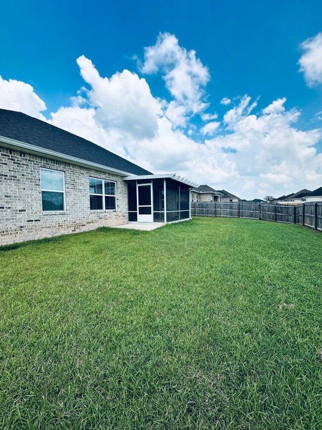 Building Photo - 104 Sig Ct
