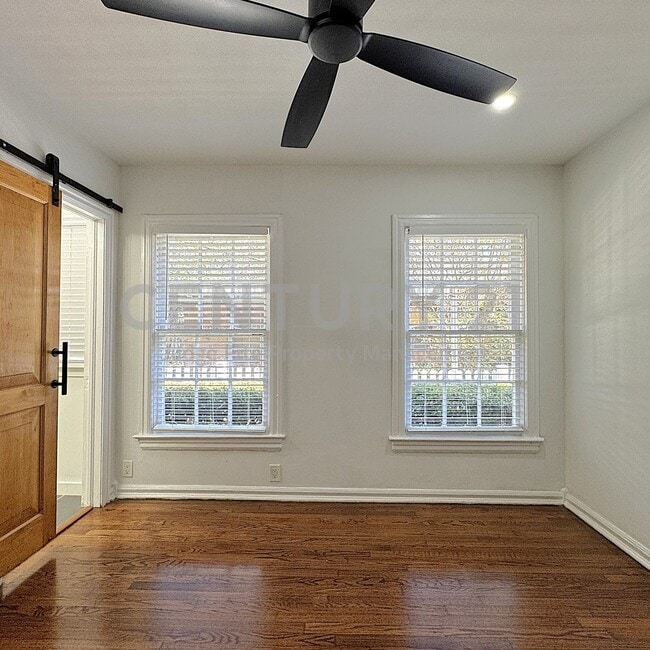 Building Photo - Charming 1/1 Lakewood Duplex for Rent!