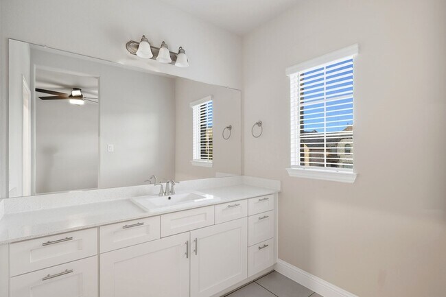 Building Photo - 4021 Angelina Dr