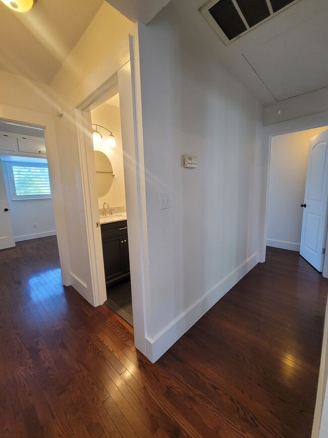 Building Photo - 437 Enslen Park Ct