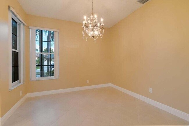 Building Photo - 7227 Chesapeake Cir