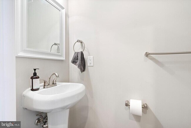 Building Photo - 1752 N 27th St