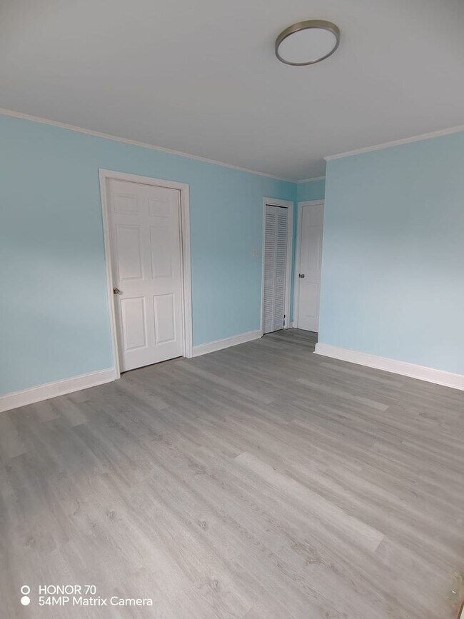 Building Photo - Charming 4-Bedroom Home for Rent – Peaceful & Nature-Filled Setting