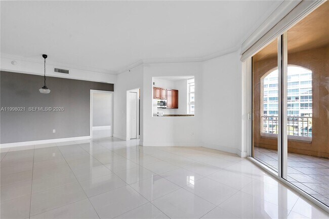 Building Photo - 3001 NE 185th St