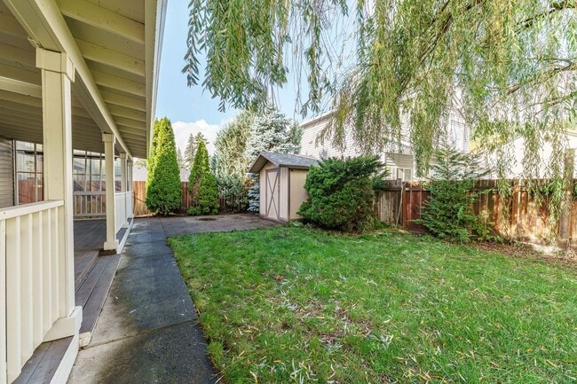 Building Photo - $500 Move In Special  4 Bedroom 2.5 Bath N...