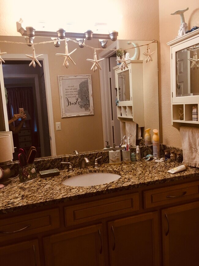 Building Photo - 859 Shoreline Cir