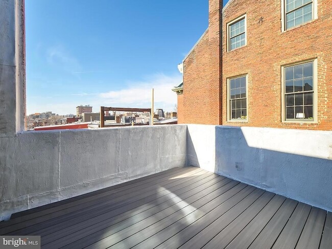 Building Photo - 1530 14th St NW