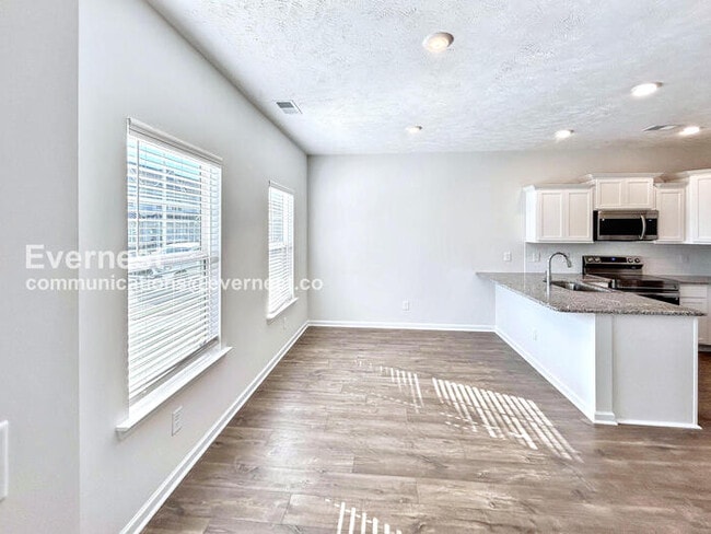 Building Photo - 204 Ansley Wy