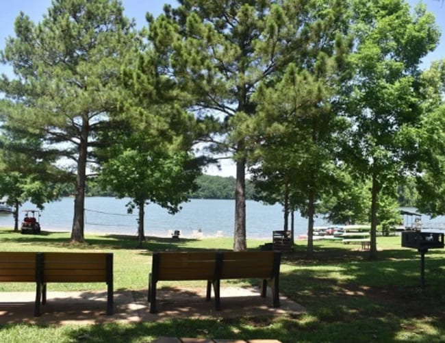 Building Photo - Beautiful and Spacious! Upgraded Multi-level Retreat with Lake Access, Golf, and Resort- Style Am...