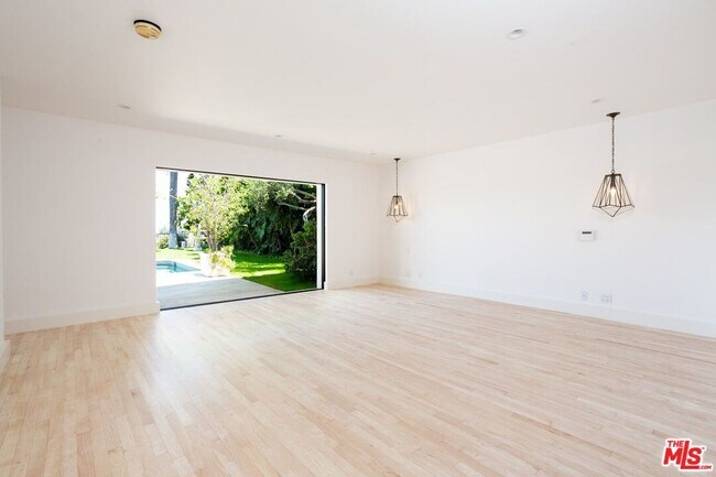 Building Photo - 1622 Tower Grove Dr