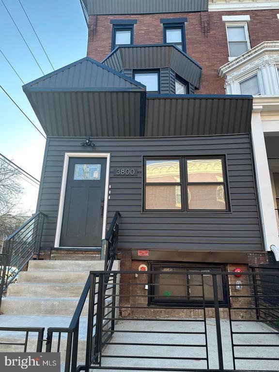 Primary Photo - 3800 N 18th St