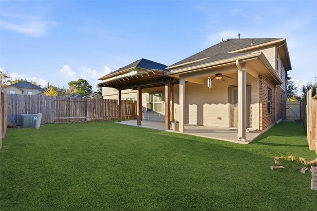 Building Photo - 1611 N City Oaks Ln