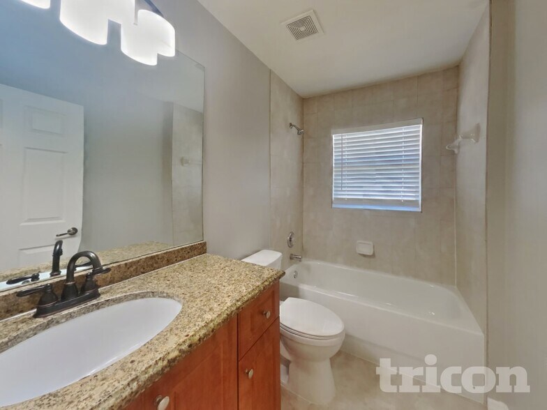 Building Photo - 23183 Burlingame Ave