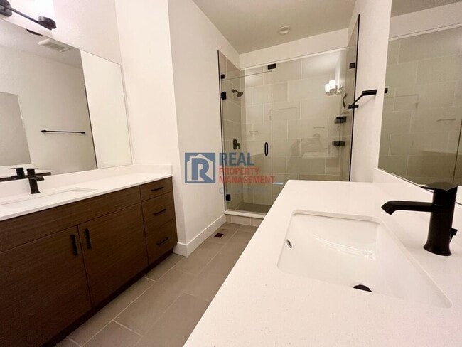 Building Photo - 10334 Milwaukee Cir