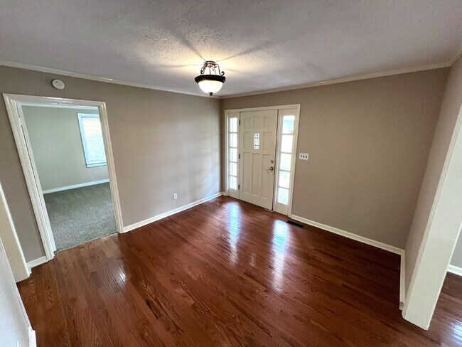 Building Photo - 680 Arms Dr