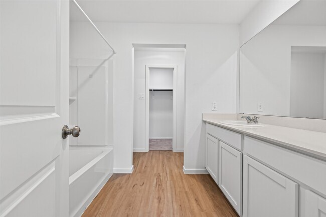 Building Photo - 17938 Becker Lndg Dr
