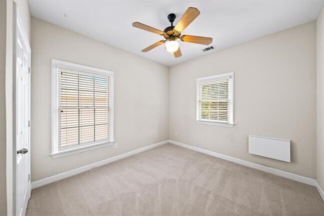 Building Photo - 1085 Arbor Creek Dr