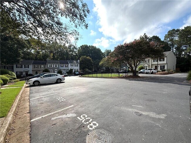 Building Photo - 805 Wedgewood Way